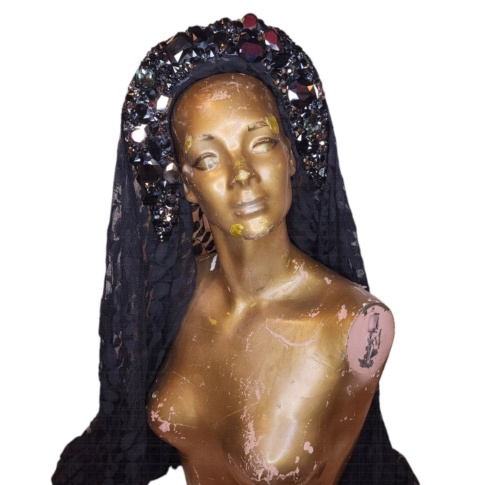 BLACK CAVIAR COUNTESS CAPE