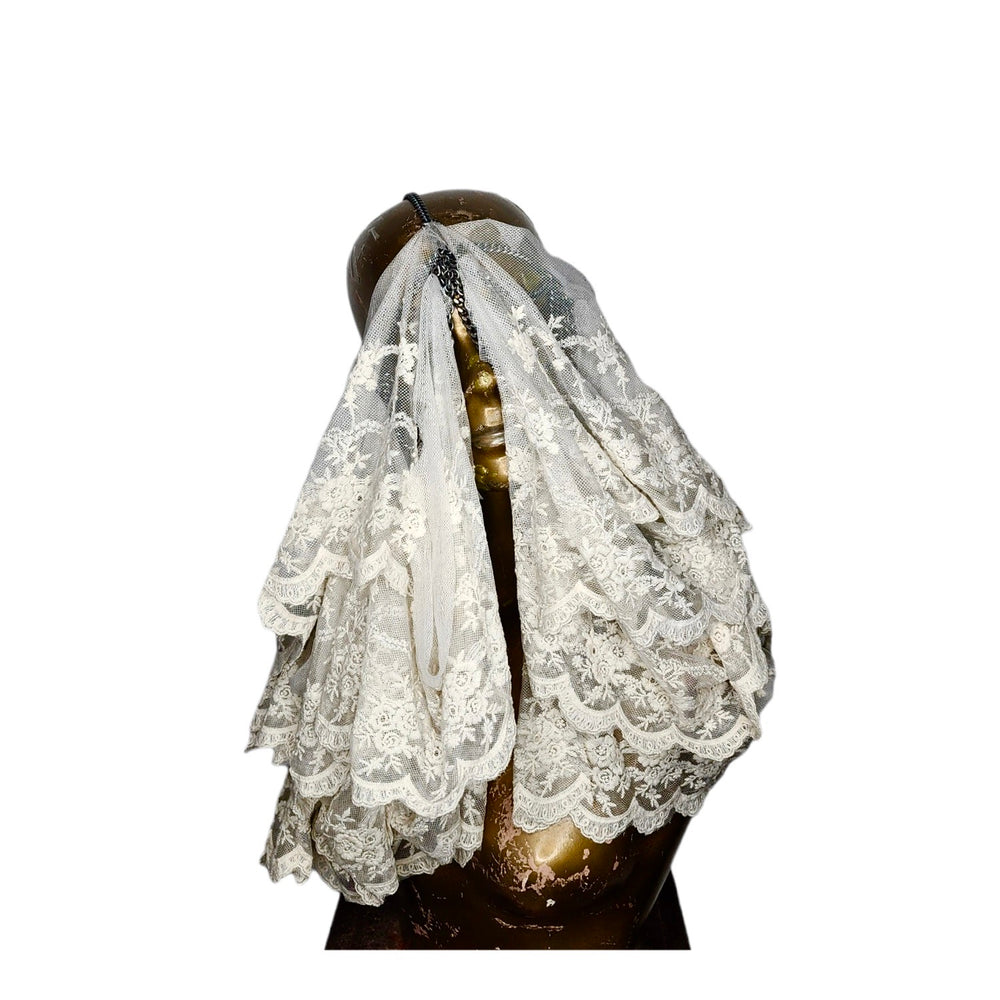 WHITE WIDOW LACE HEADCHAIN VEIL