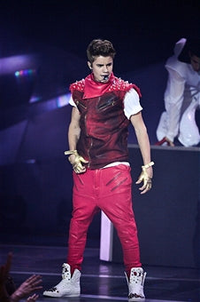 JUSTIN BIEBER