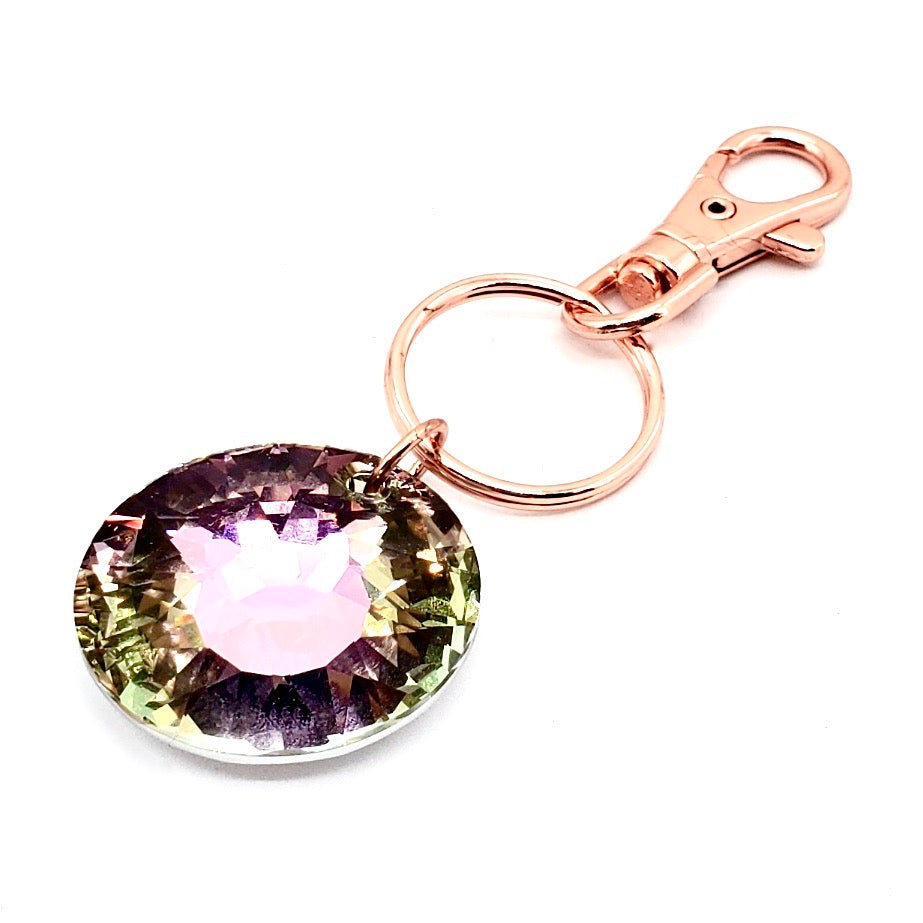 RARE FIND VIOLET ROUND GOOD LUCK KEY CHARM