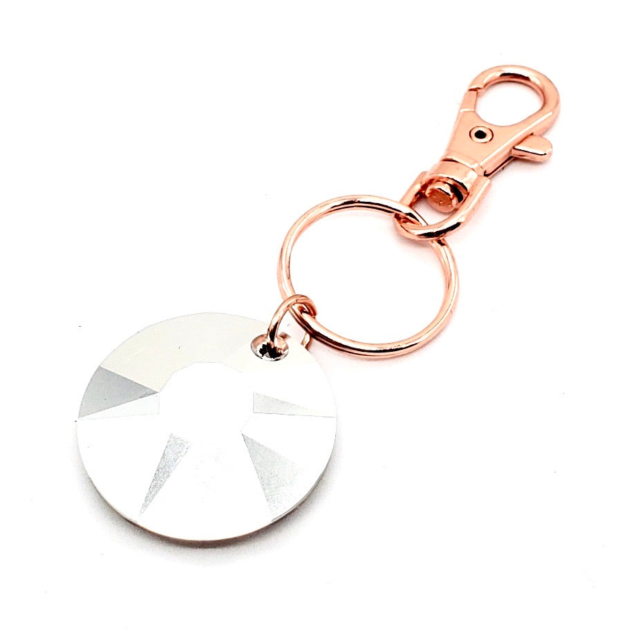 RARE FIND VIOLET ROUND GOOD LUCK KEY CHARM