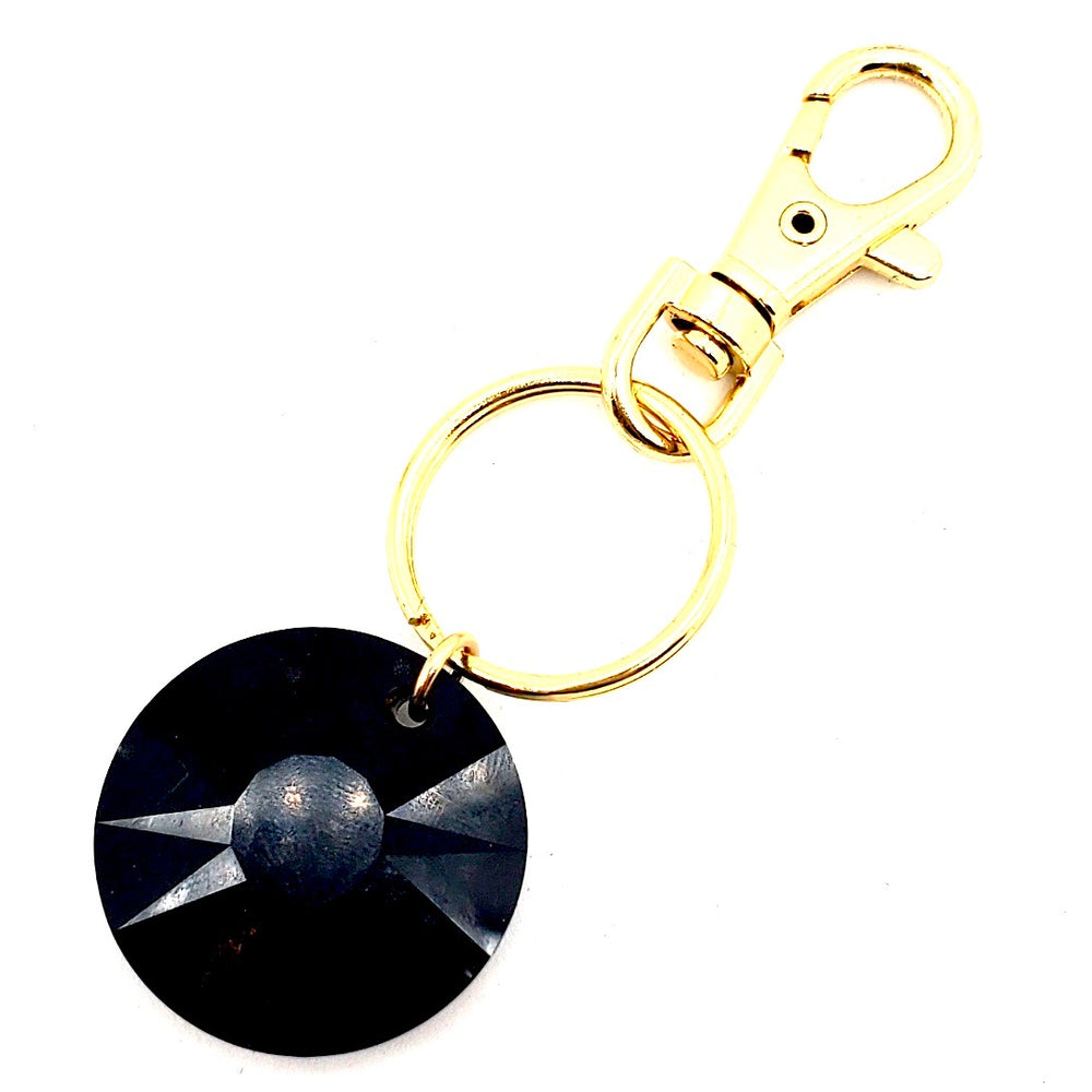 RARE FIND SMOKE ROUND GOOD LUCK KEY CHARM