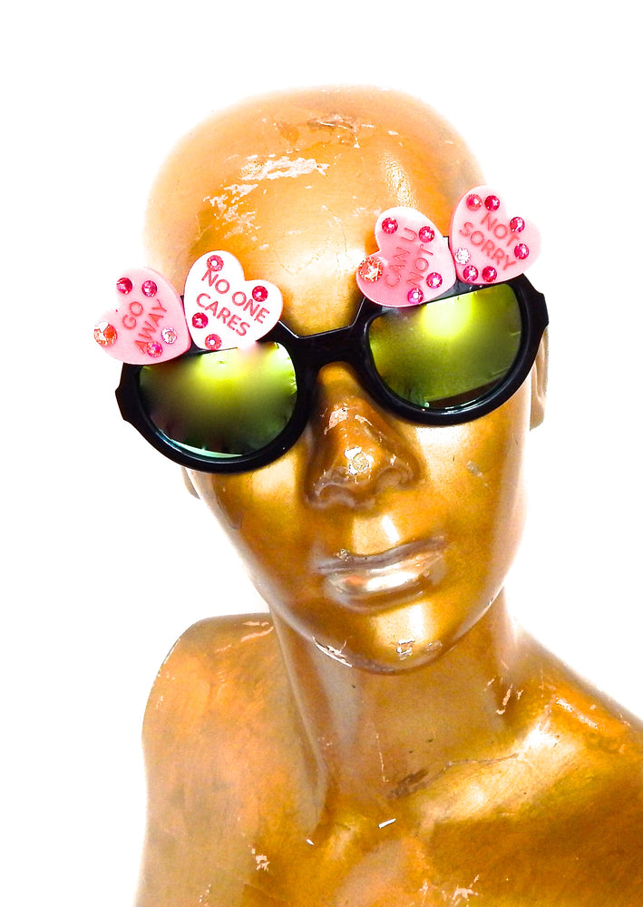 7 YEAR ITCH WILDE CATERPILLAR GLASSES