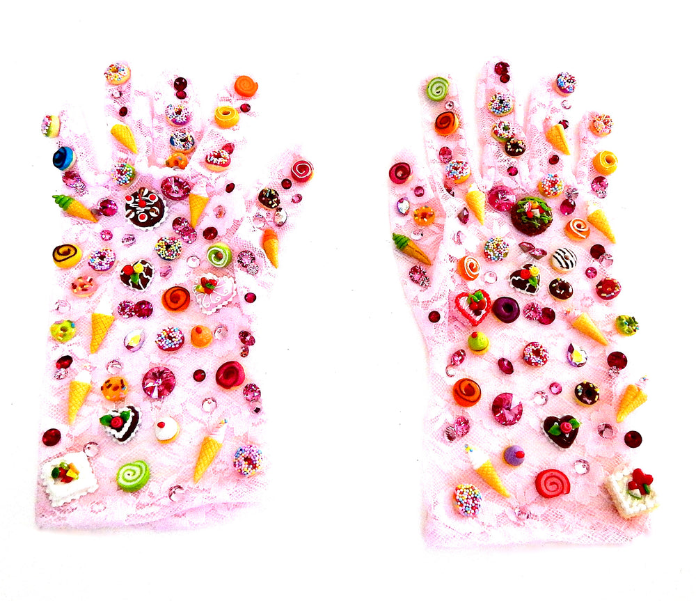 BAD CAKE YOU GLOVES