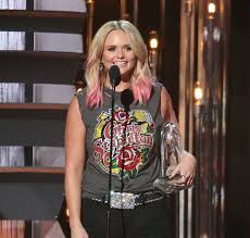 MIRANDA LAMBERT X CMA AWARDS NOVEMBER 2015