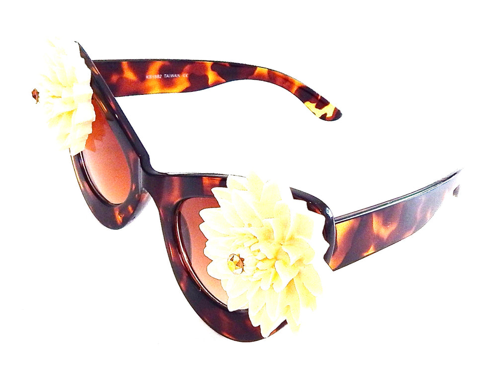 LILY POND CREAM CATS MEOW GLASSES