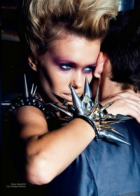 RUNWAY MAGAZINE 2010