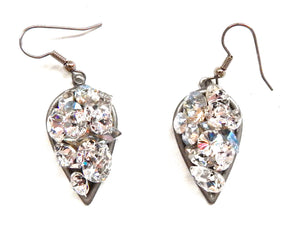 SCANDALOUS DAINTY EARRINGS