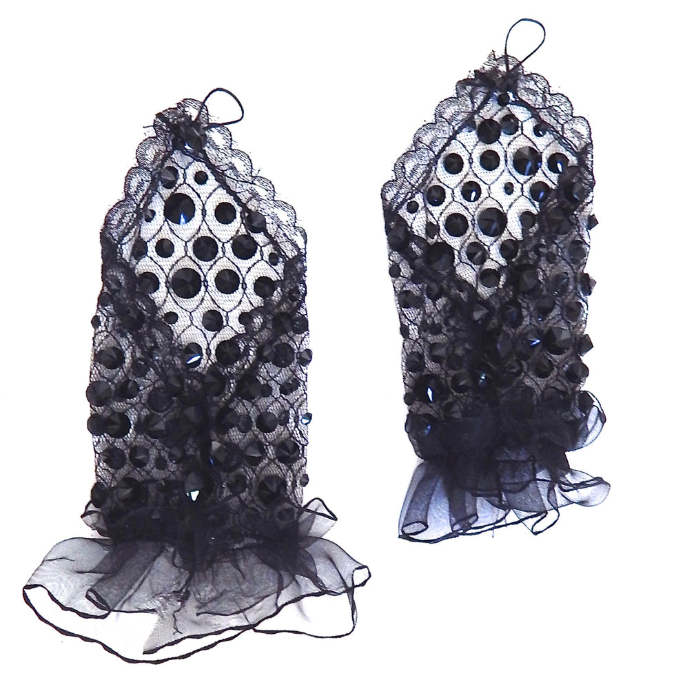 DEVILS TONGUE WRISTLET GLOVES