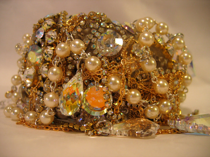 BEVERLY HILLS MAGAZINE DECEMBER 2009