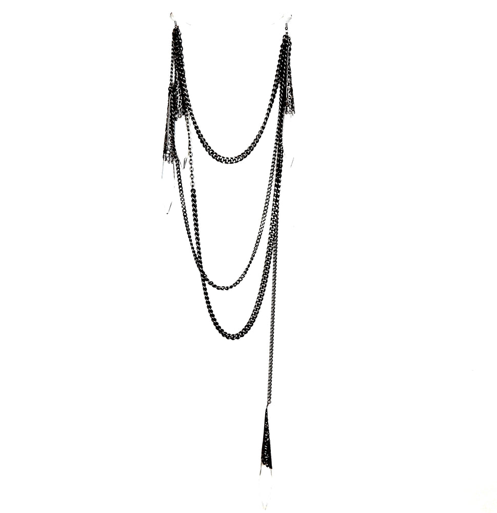 CHIN STRAP CAPULET EARRING