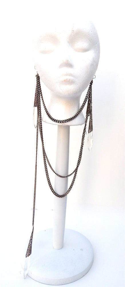 CHIN STRAP CAPULET EARRING