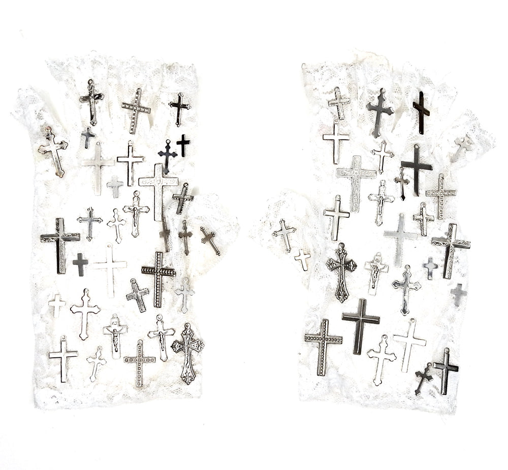 CONFESSION WHITE GLOVES