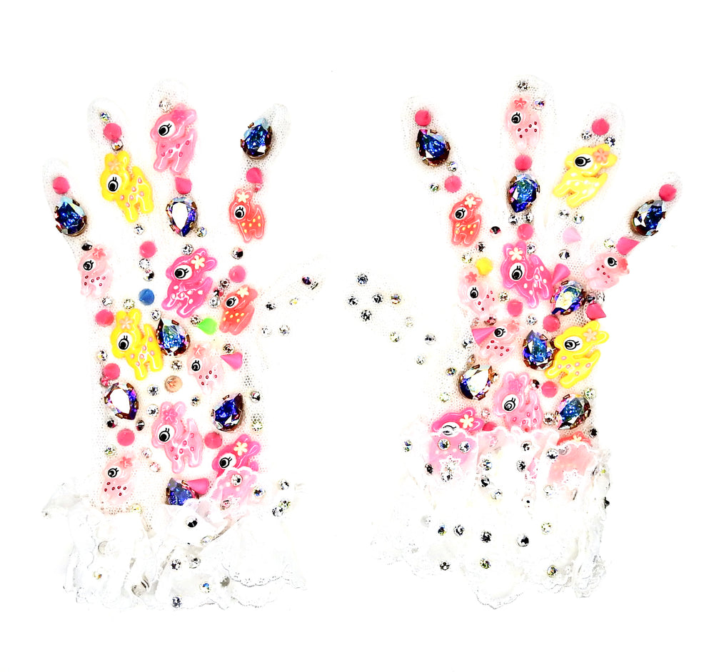 CANDY CRUSH WHITE GLOVES