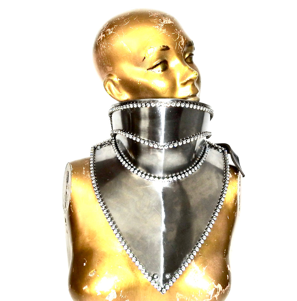 EXECUTIONER BEVOR ARMOUR