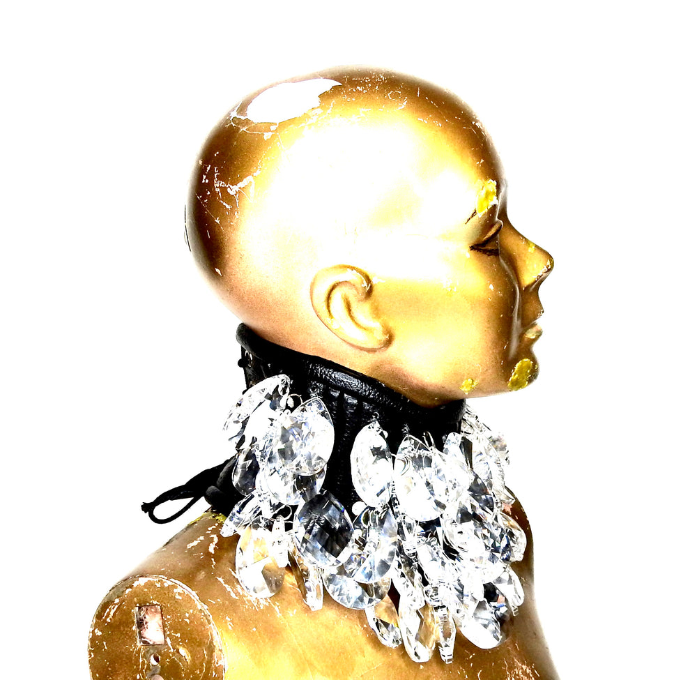 PRECIOUS CRYSTAL POSTURE COLLAR