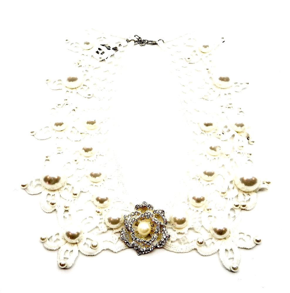 PEARL BAUBLE COLLAR