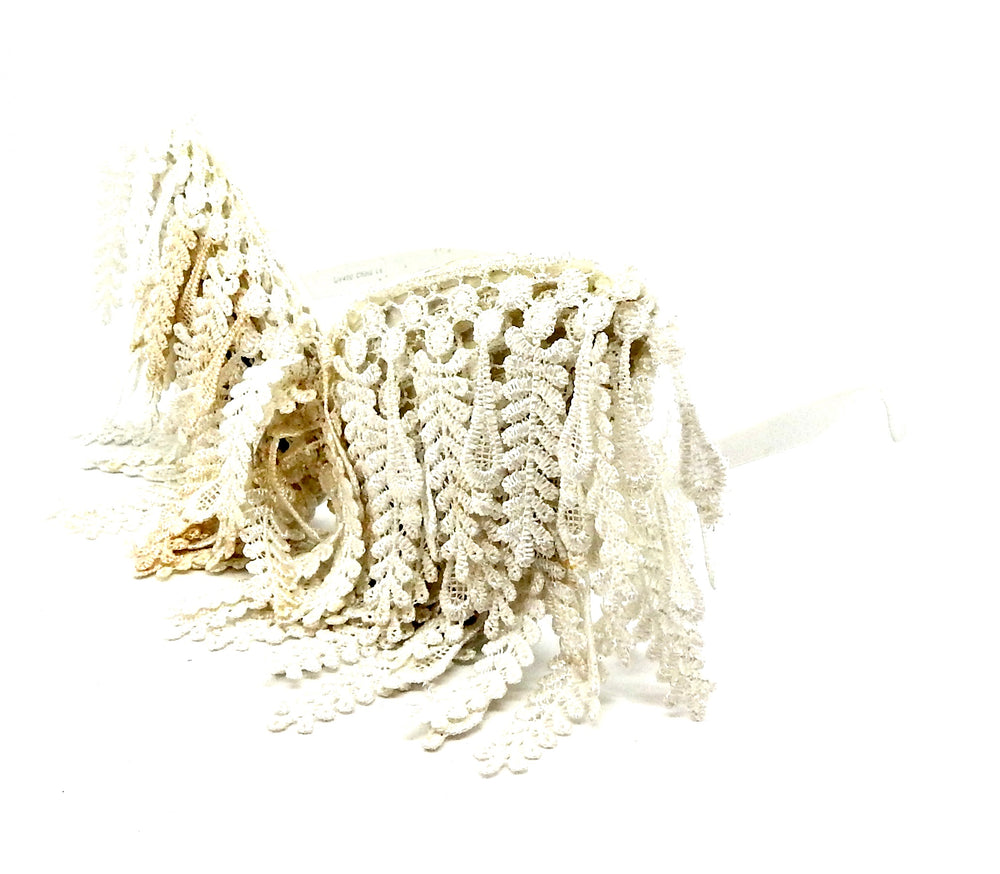 BUTTERFLY LACE WHITE GLASSES