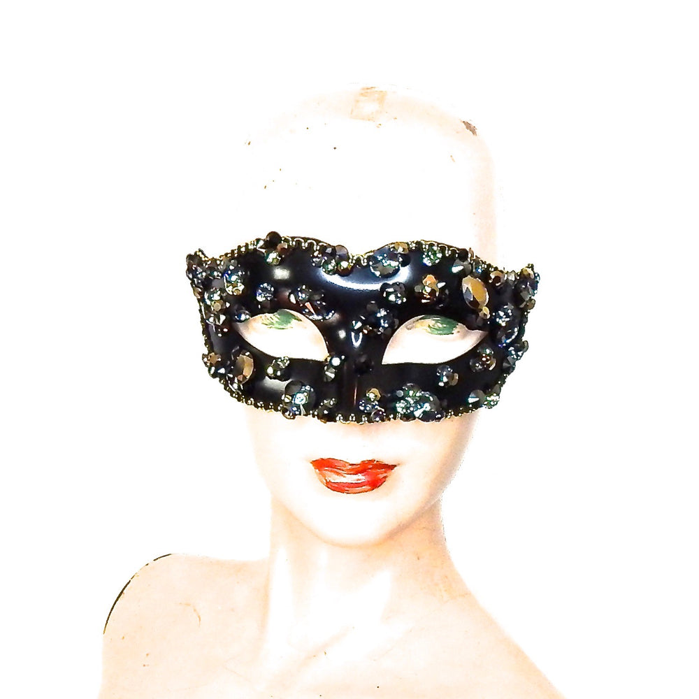 BLACK CAVIAR MASK