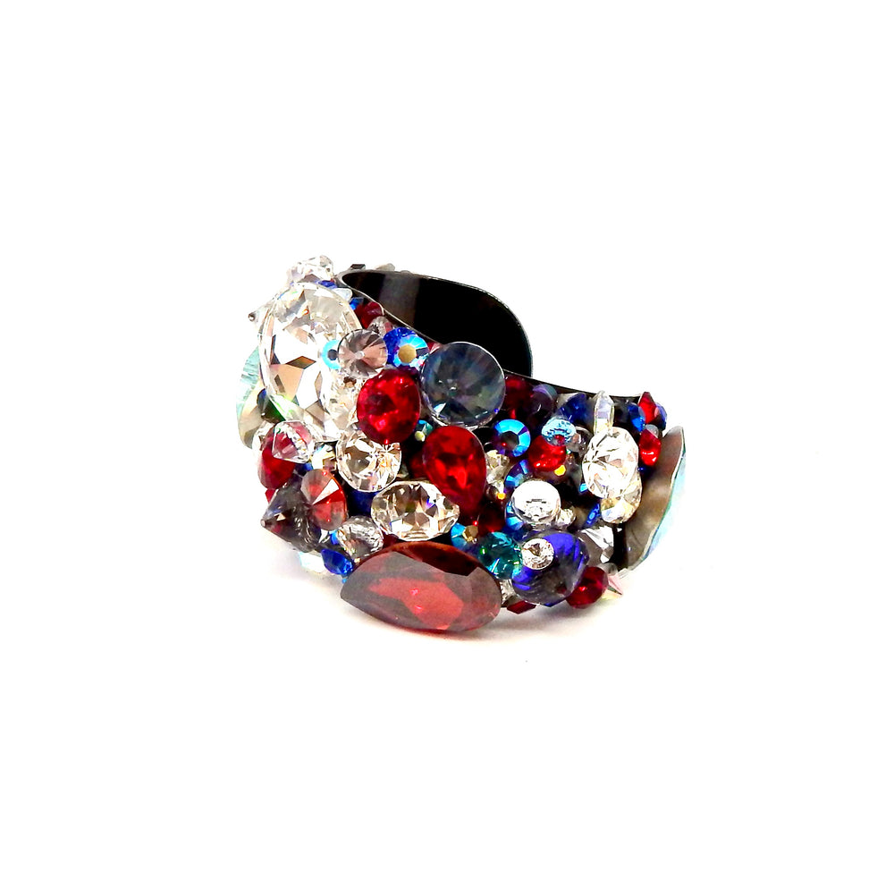 AMERICAN WOMAN CUFF