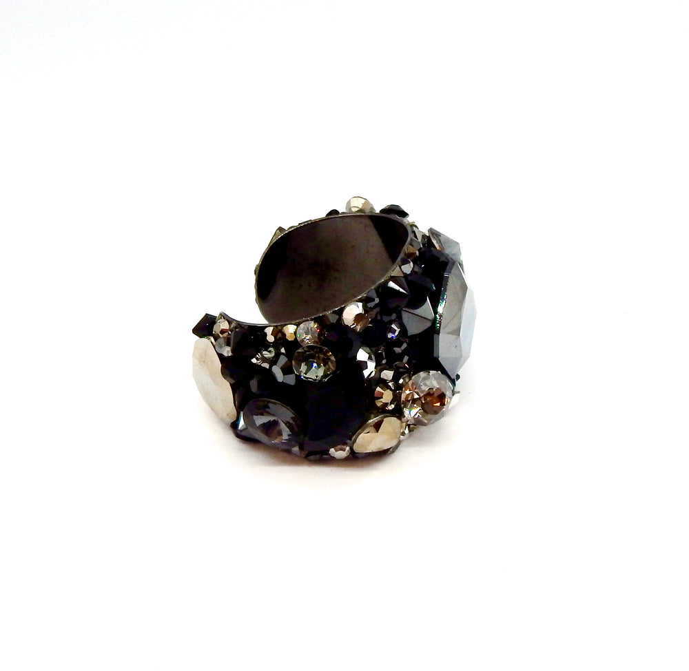 BLACK CAVIAR STARLET CUFF