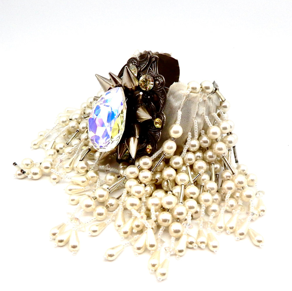 DANGEROUS LIAISONS OPAL CUFF