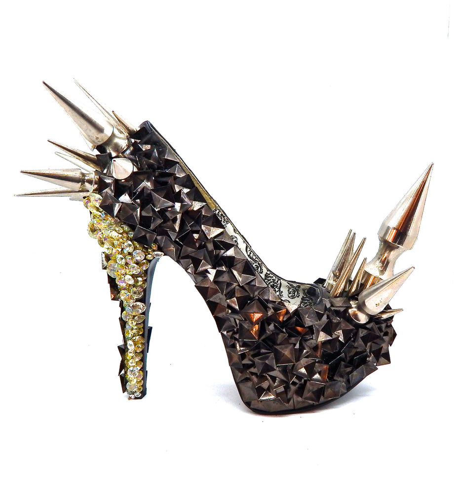 KEEP HER ON THE RADAR SHOES