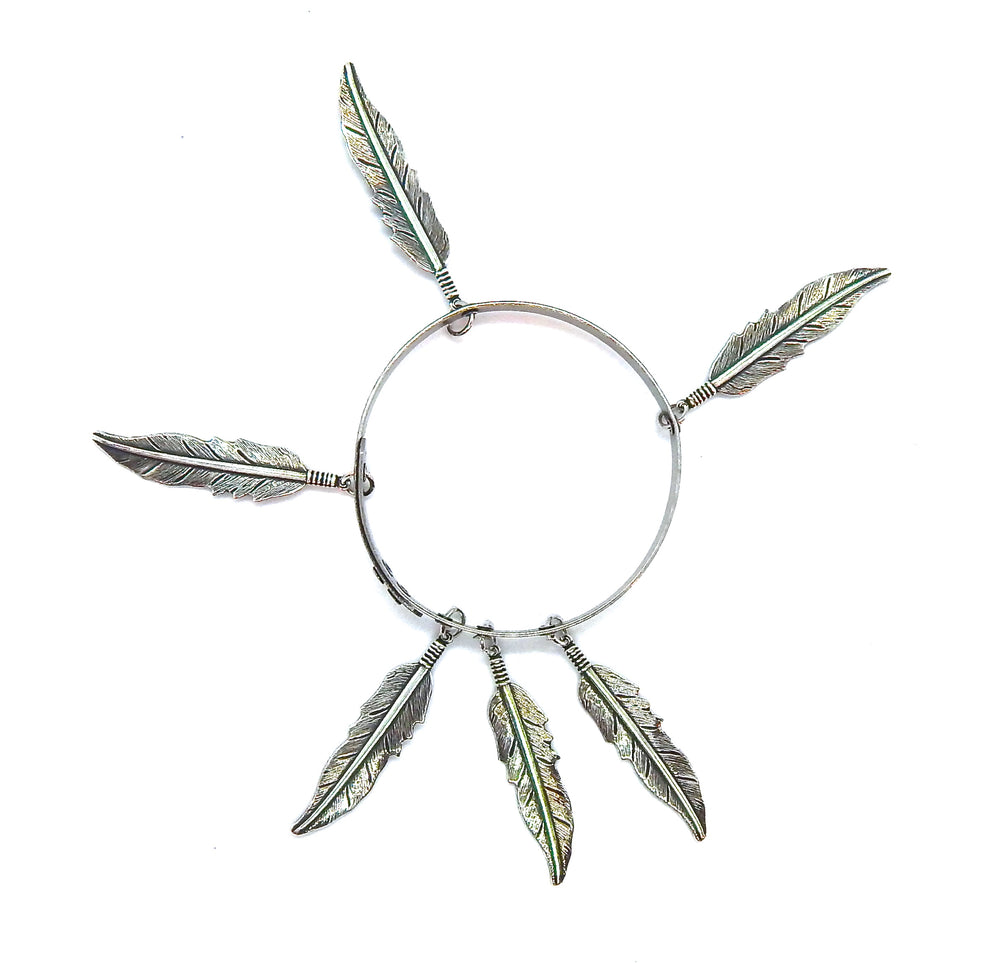 THUNDERBIRD LADYHAWKE LARGE FEATHER BANGLE (SILVER)