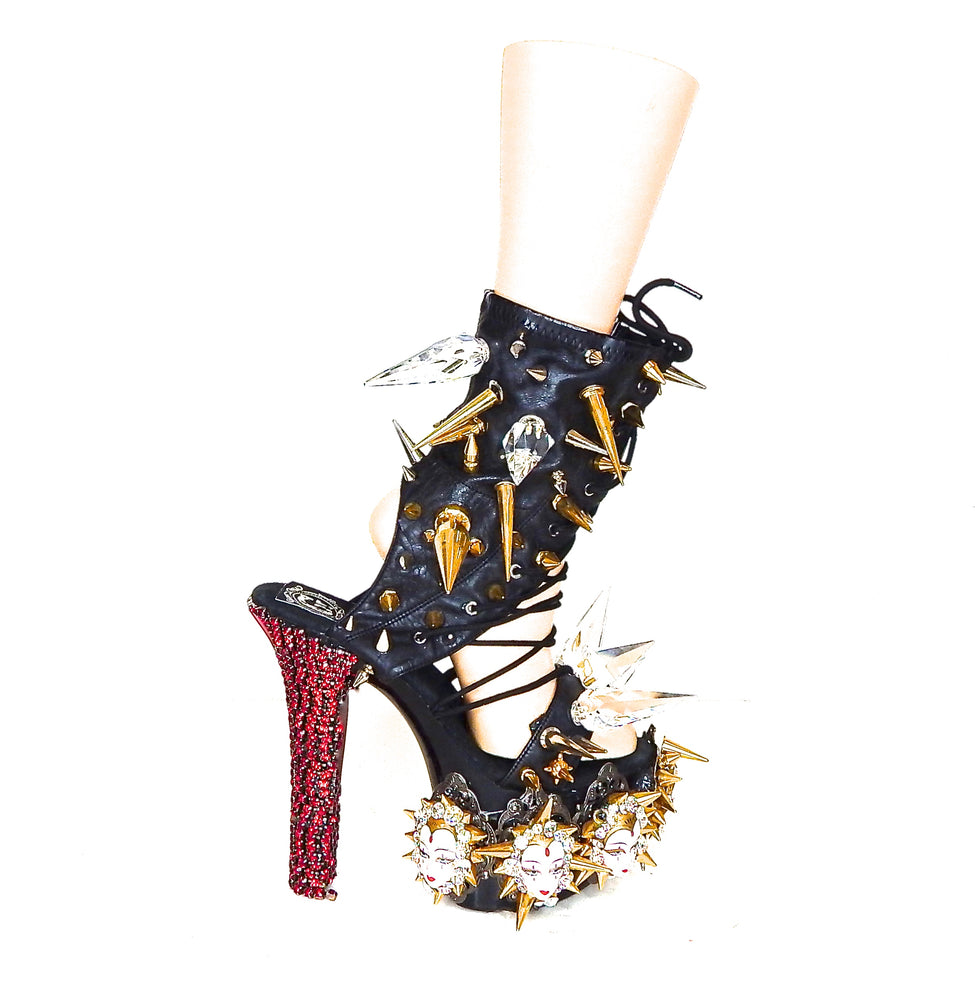 V MAGAZINE SPRING 2012