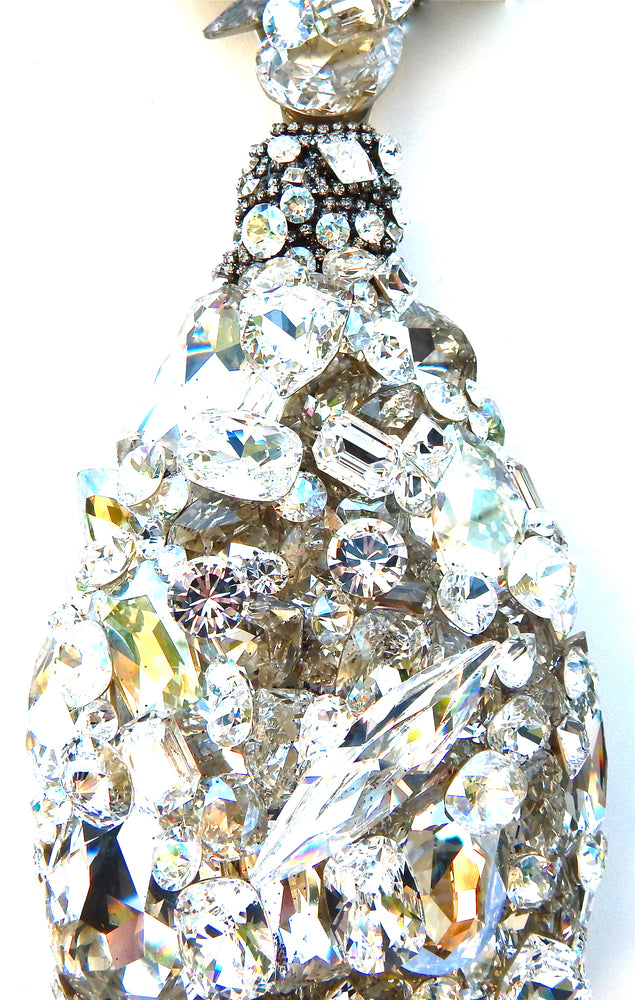 SCANDALOUS MONARCHY DROP NECKLACE