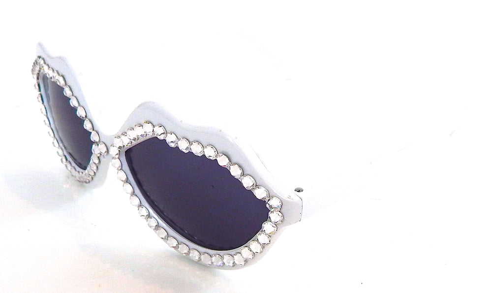 HOT LIPS WHITE HOT GLASSES