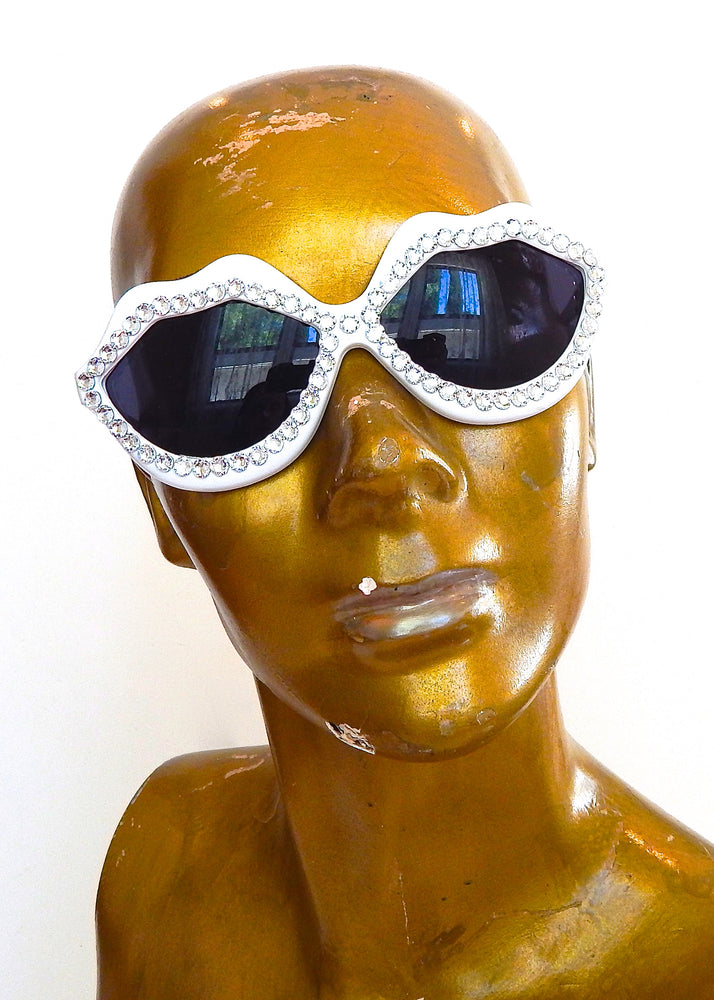 HOT LIPS WHITE HOT GLASSES