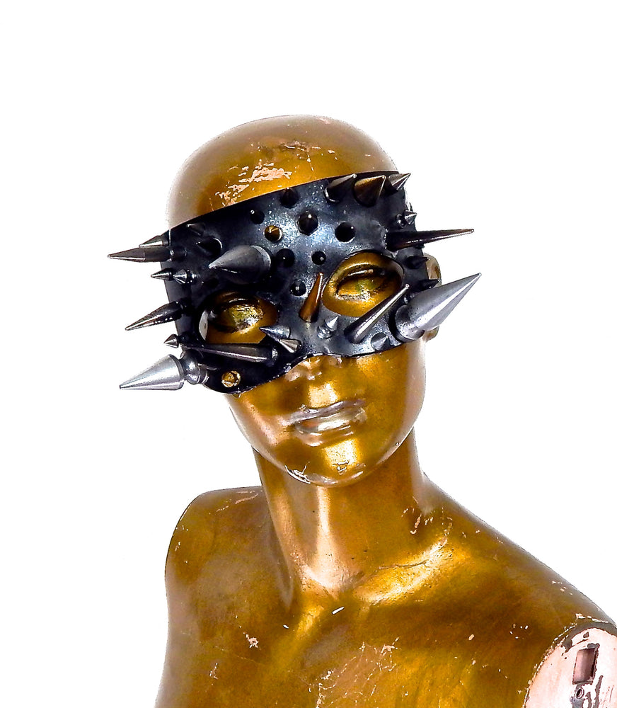 RUNWAY MAGAZINE 2010