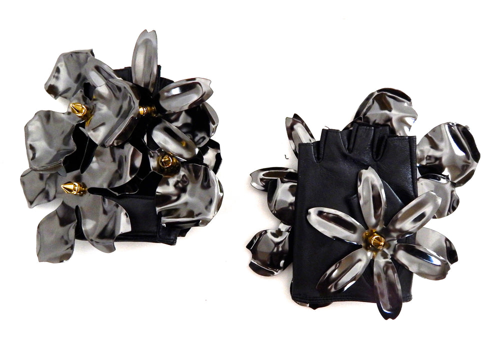 PETAL TO THE METAL GLOVES