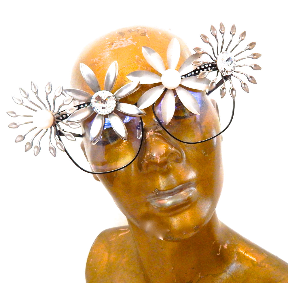 PETAL TO THE METAL BLACK GLASSES