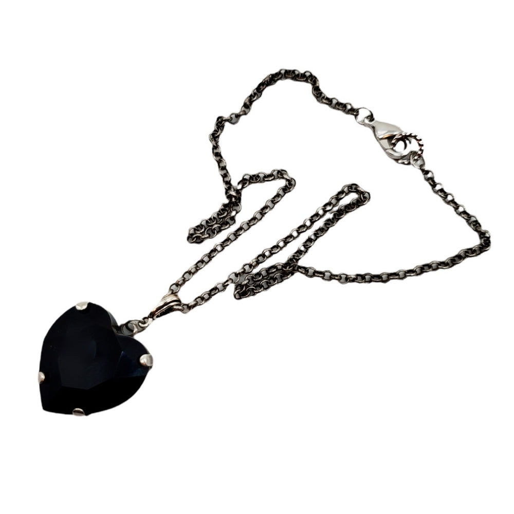 HEART THROB BLACK MAGIC HEART NECKLACE