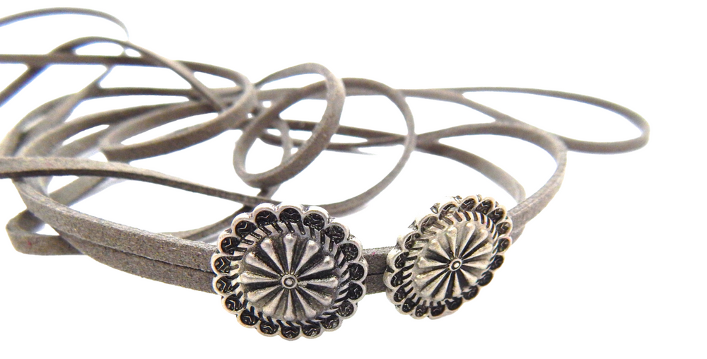 BILLIE JEAN ASTER FEATHER GREY BOLO TIE