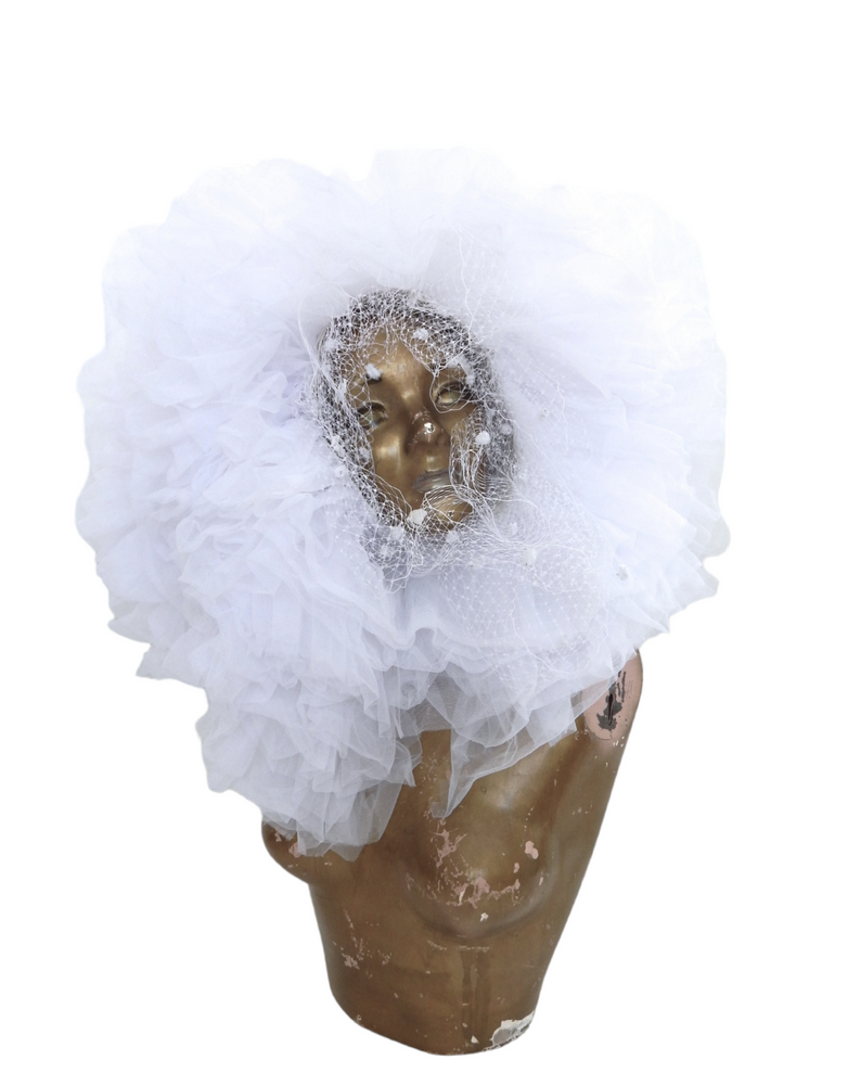 WHITE RUSSIAN RUFFLE HOOD