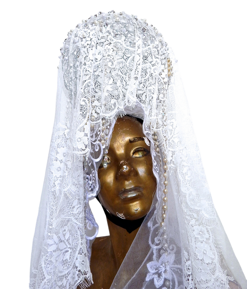 MOONLIGHT MANTILLA