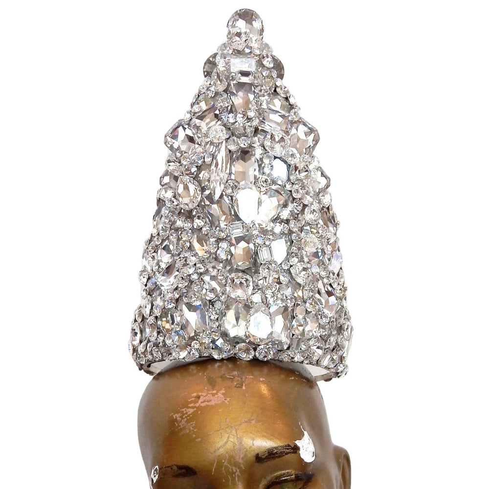 SCANDALOUS MONARCHY CROWN