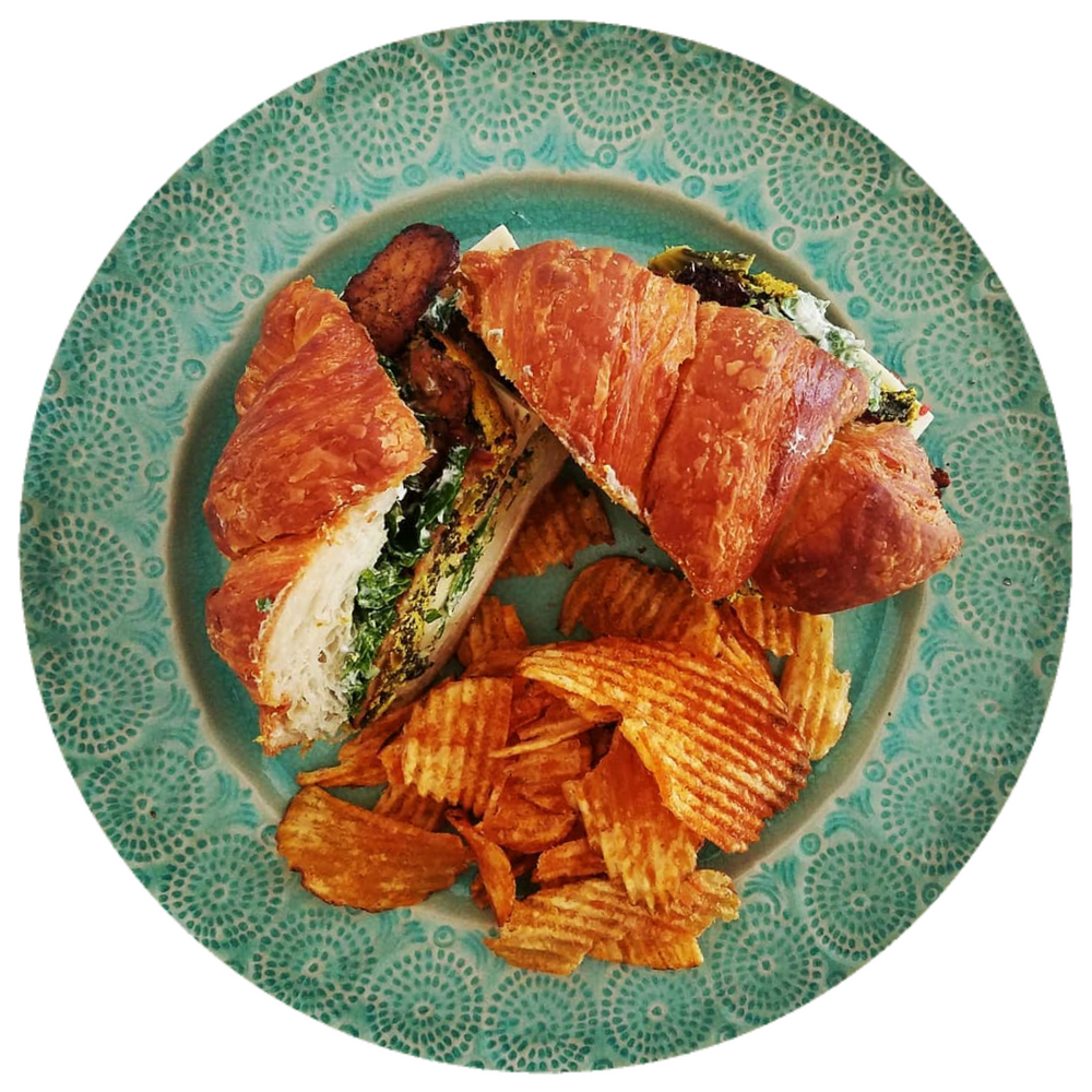 BACON EGG CHEESE KALE CROISSANT SANDWICH + POTATO CHIPS