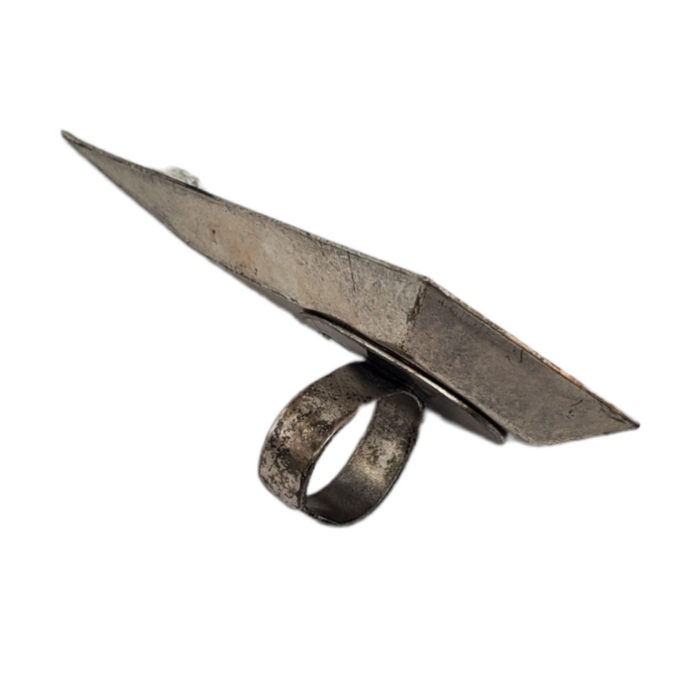 SCANDALOUS SNUFF RING