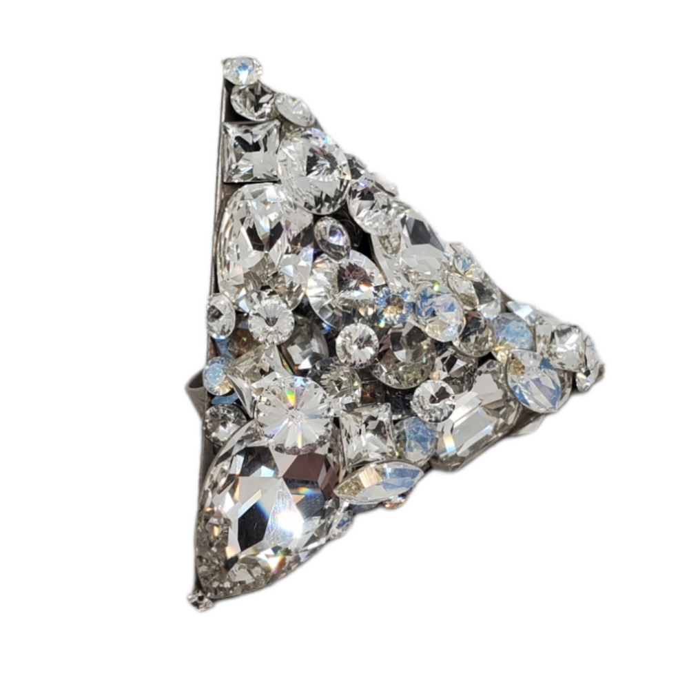 SCANDALOUS PYRAMID RING