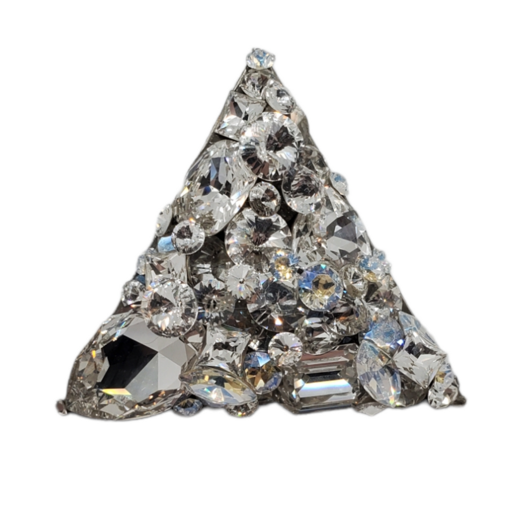 SCANDALOUS PYRAMID RING