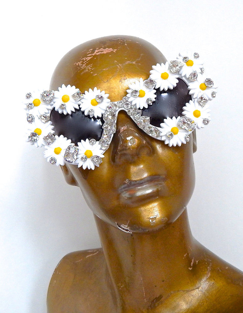 SWAN RIVER DAISY CATS MEOW GLASSES