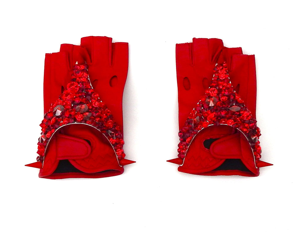 THIS MEANS WAR GLOVES