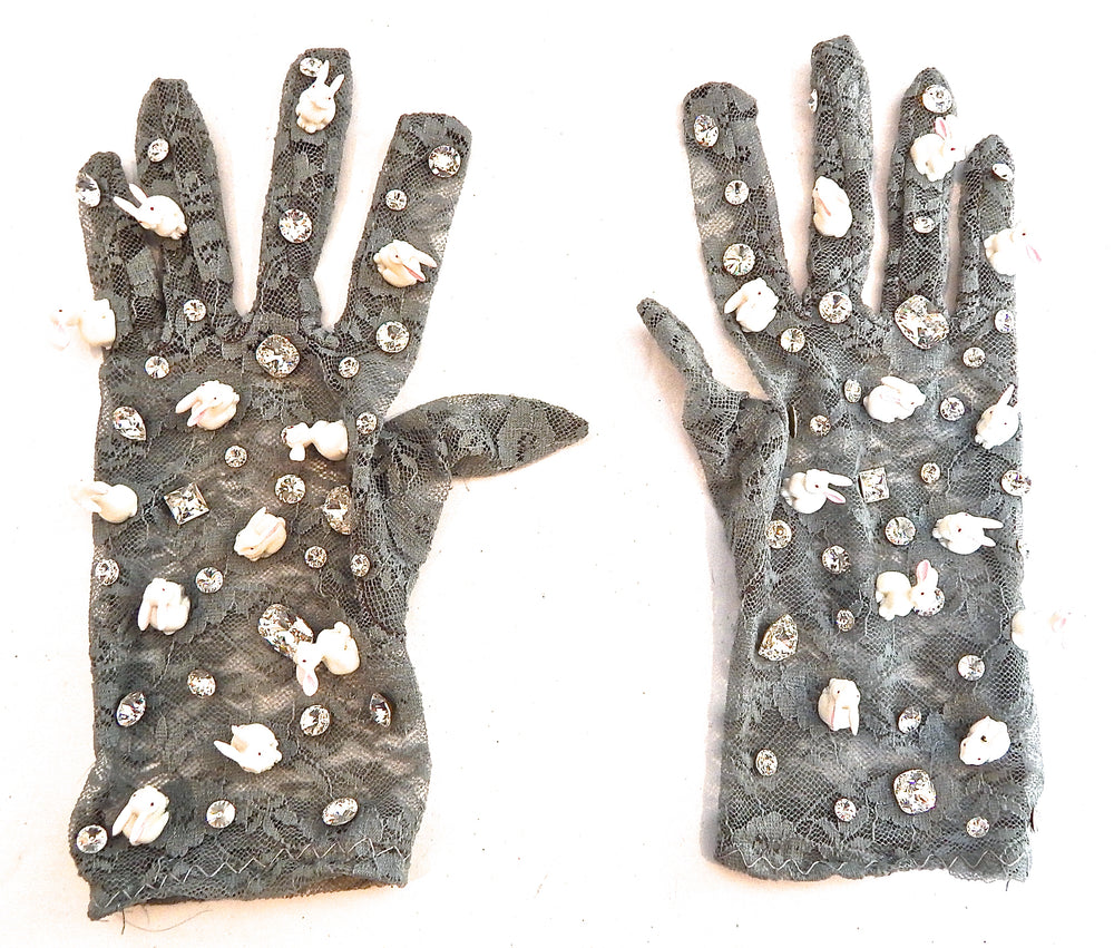 WONDERLAND GLOVES