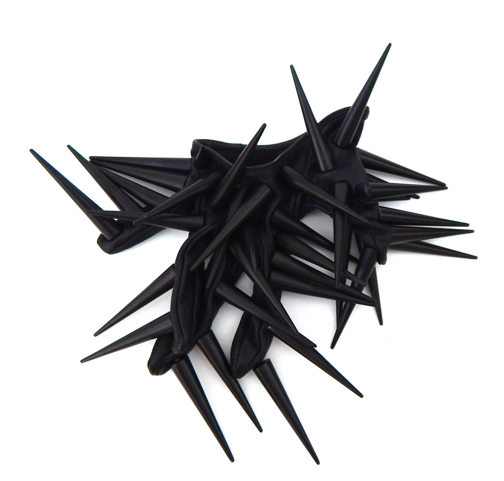 DEVILS TONGUE SPIKE GLOVE