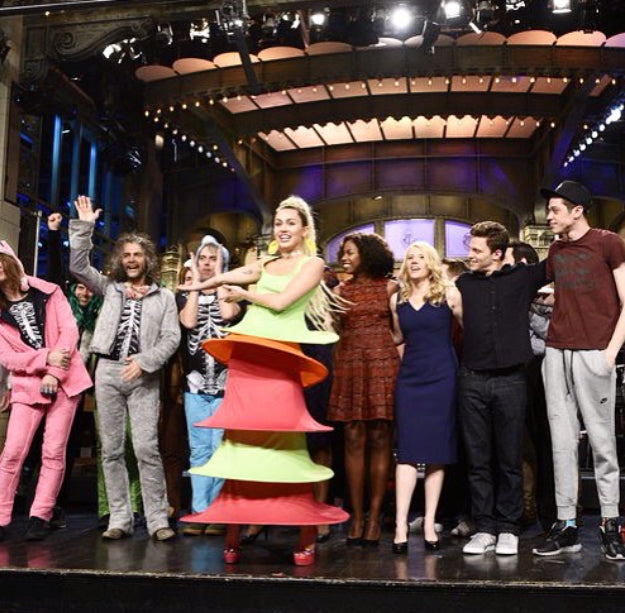 MILEY CYRUS X SATURDAY NIGHT LIVE OCTOBER 2015