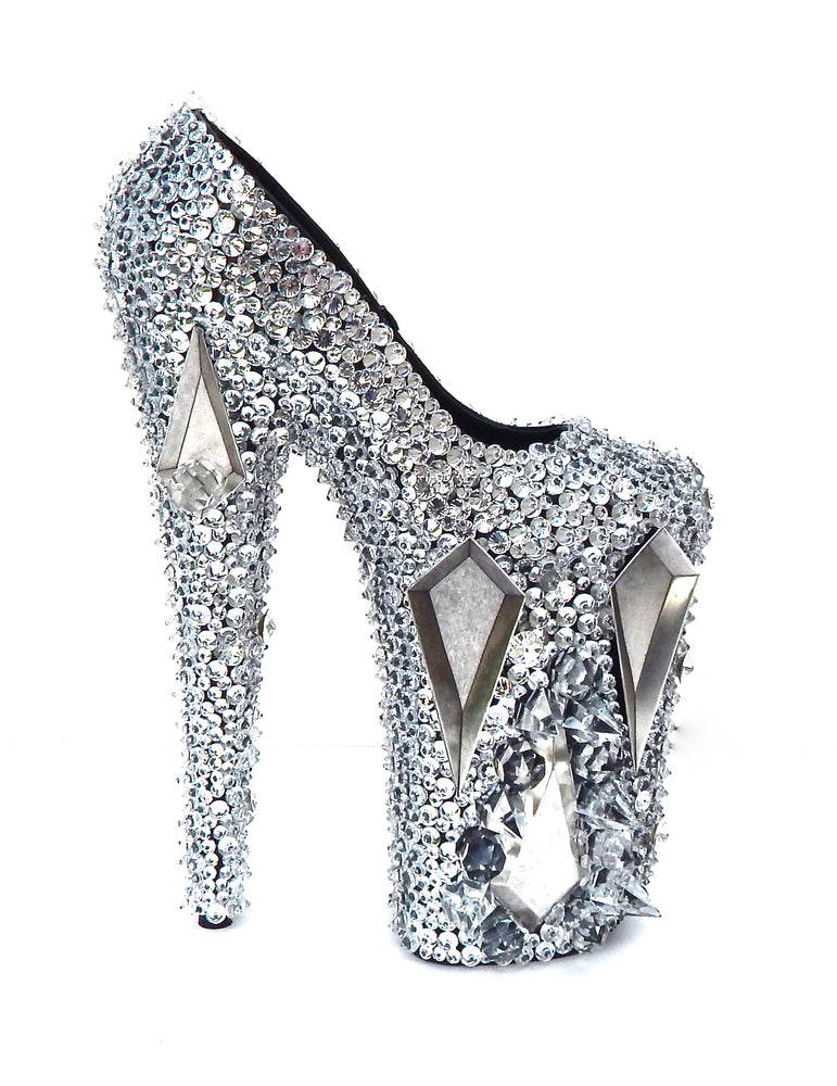 WHITE LIGHT WHIE HEAT SHOES